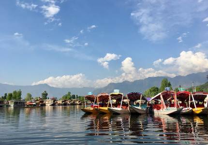 Himalayan Elegance: 5-Day Kashmir Retreat