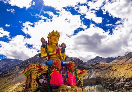 Ladakh in Nine: Snow, Lakes & Valleys