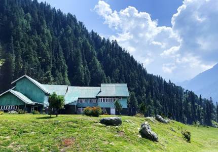 Elite Valleys: Pathankot to Kashmir Journey